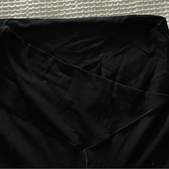 OFFLINE By Aerie Real Me High Waisted Crossover super Flare Legging size medium - Picture 2 of 4